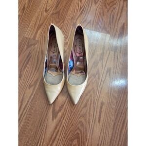 Ted Baker‎ London Nude Patent Leather Pointed Toe Pumps Rose Gold Bow Size 40